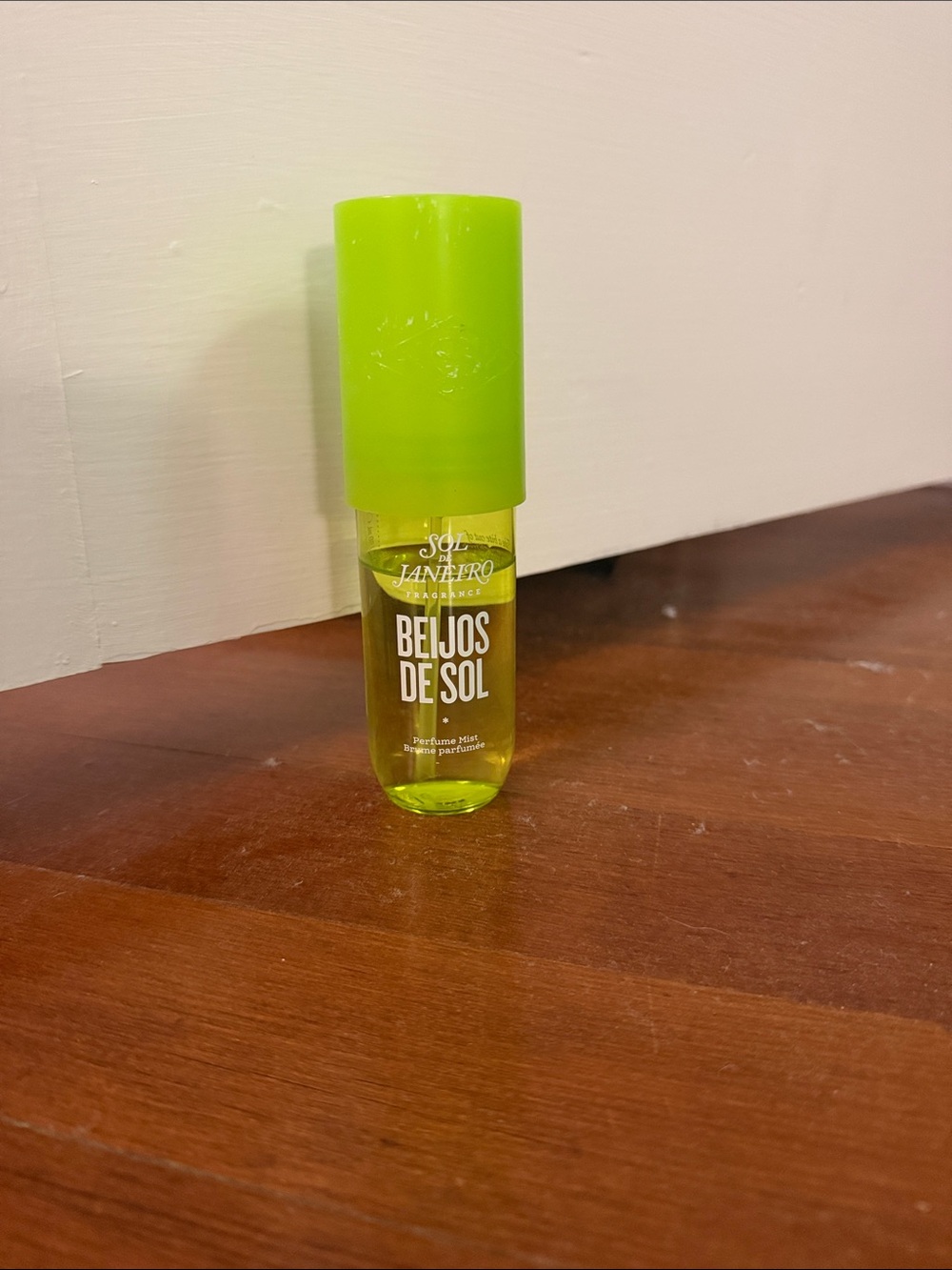 Sol de Janeiro Beijos de Sol Perfume Mist — Bright Lime Green Bottle